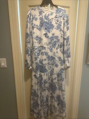 White Maxi Dress with Blue Floral Print and Long Sleeves